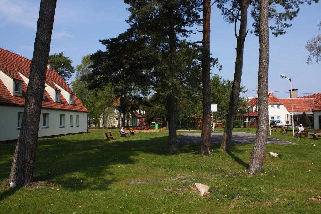 Osrodek Wypoczynkowy Merkury Mrzeżyno Buitenkant foto