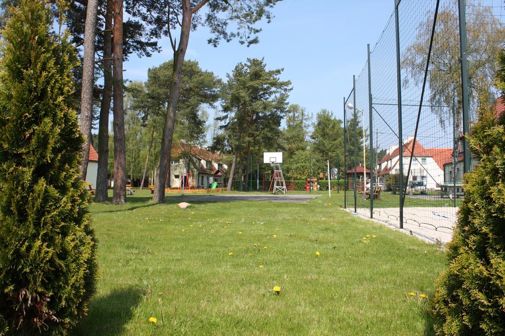 Osrodek Wypoczynkowy Merkury Mrzeżyno Buitenkant foto